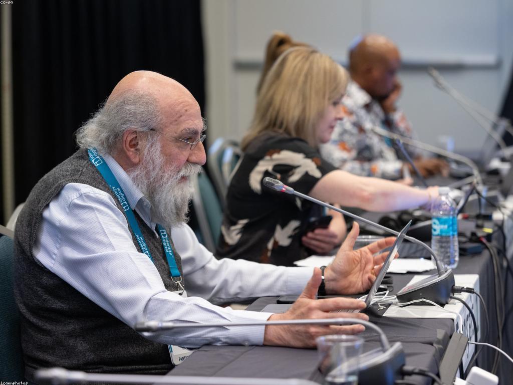 ឱកាសការងារនៅក្នុងអាជីវកម្មសង្គម